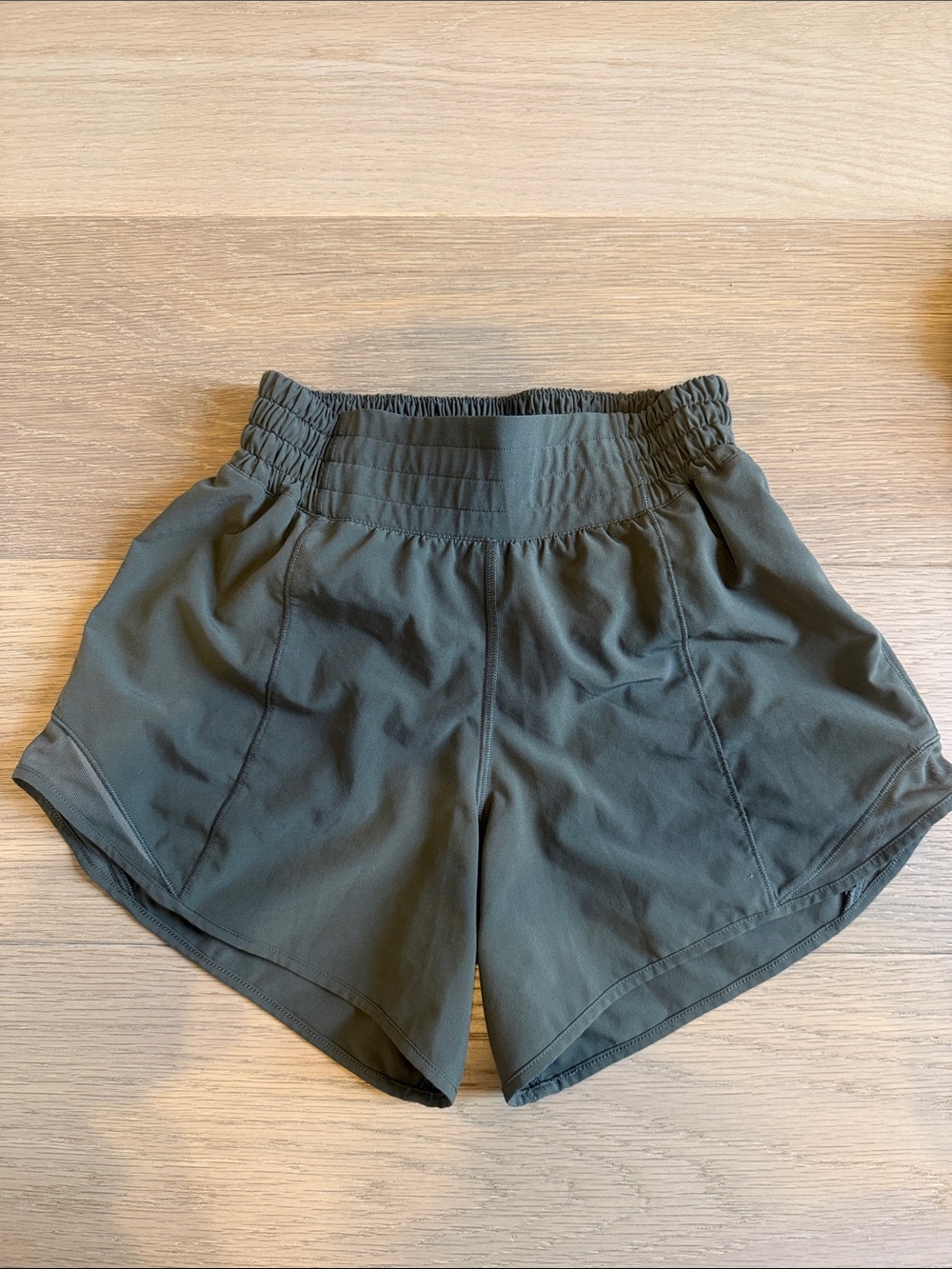 lululemon athletica Hotty Hot 4” Short - Army Green